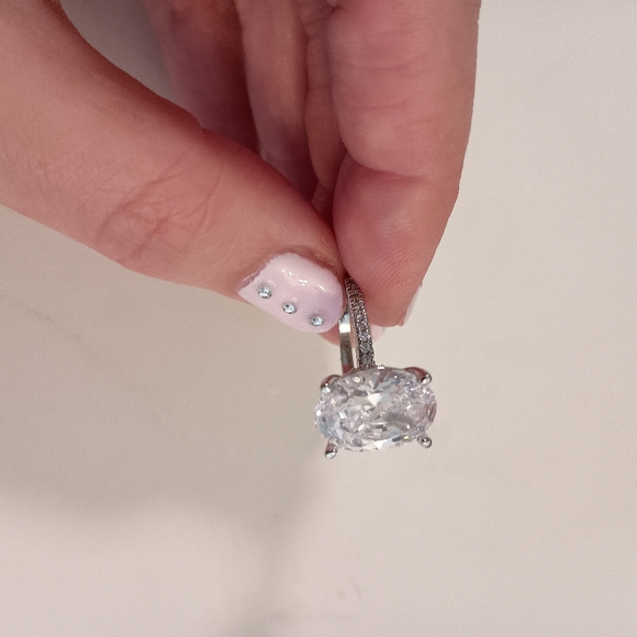 New Elegant 2 ct S925 Sterling Silver Moissanite Ring - Perfect Gift for Engag - Picture 6 of 12